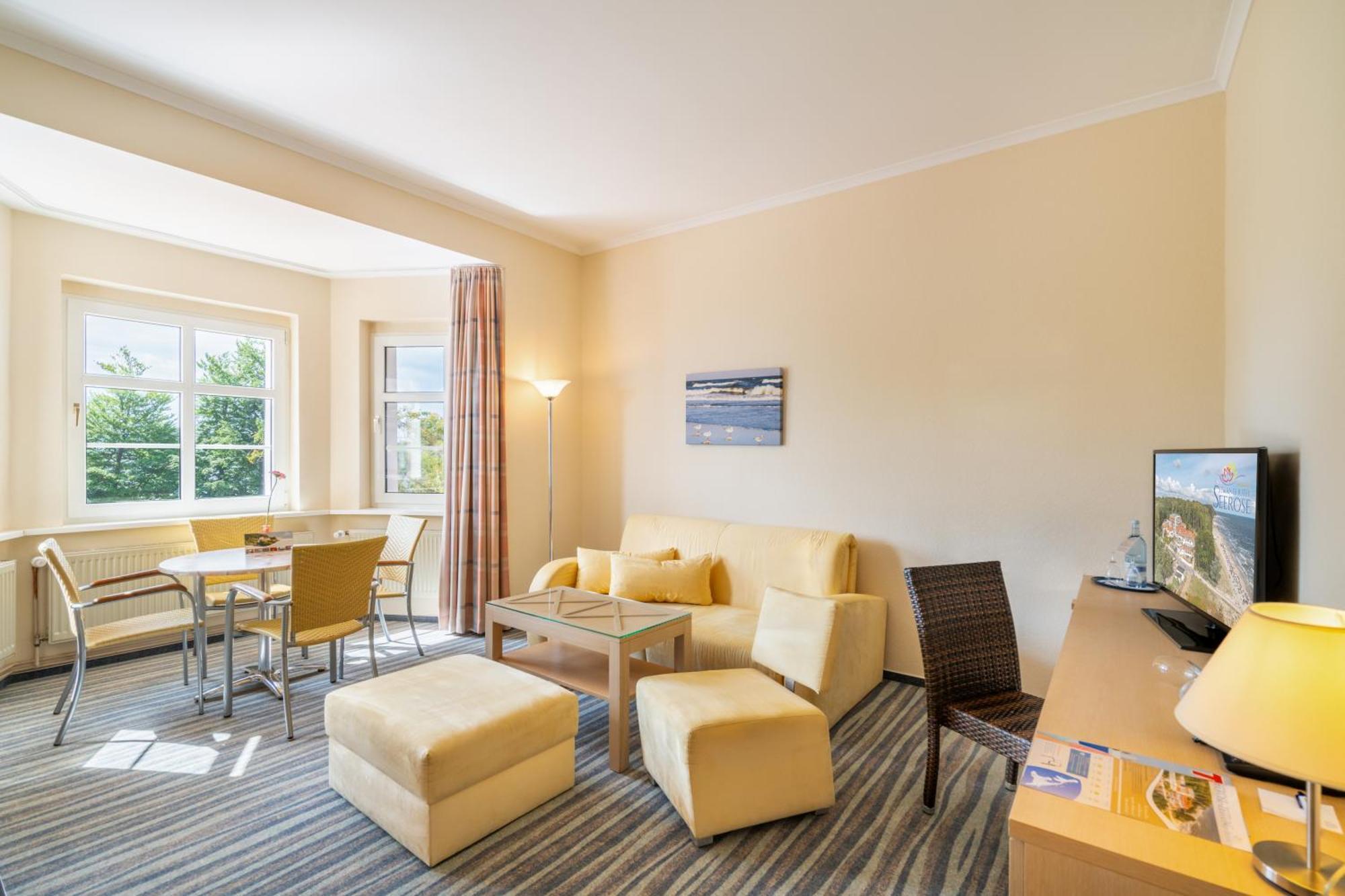 Strandhotel Seerose Kolpinsee Exterior photo