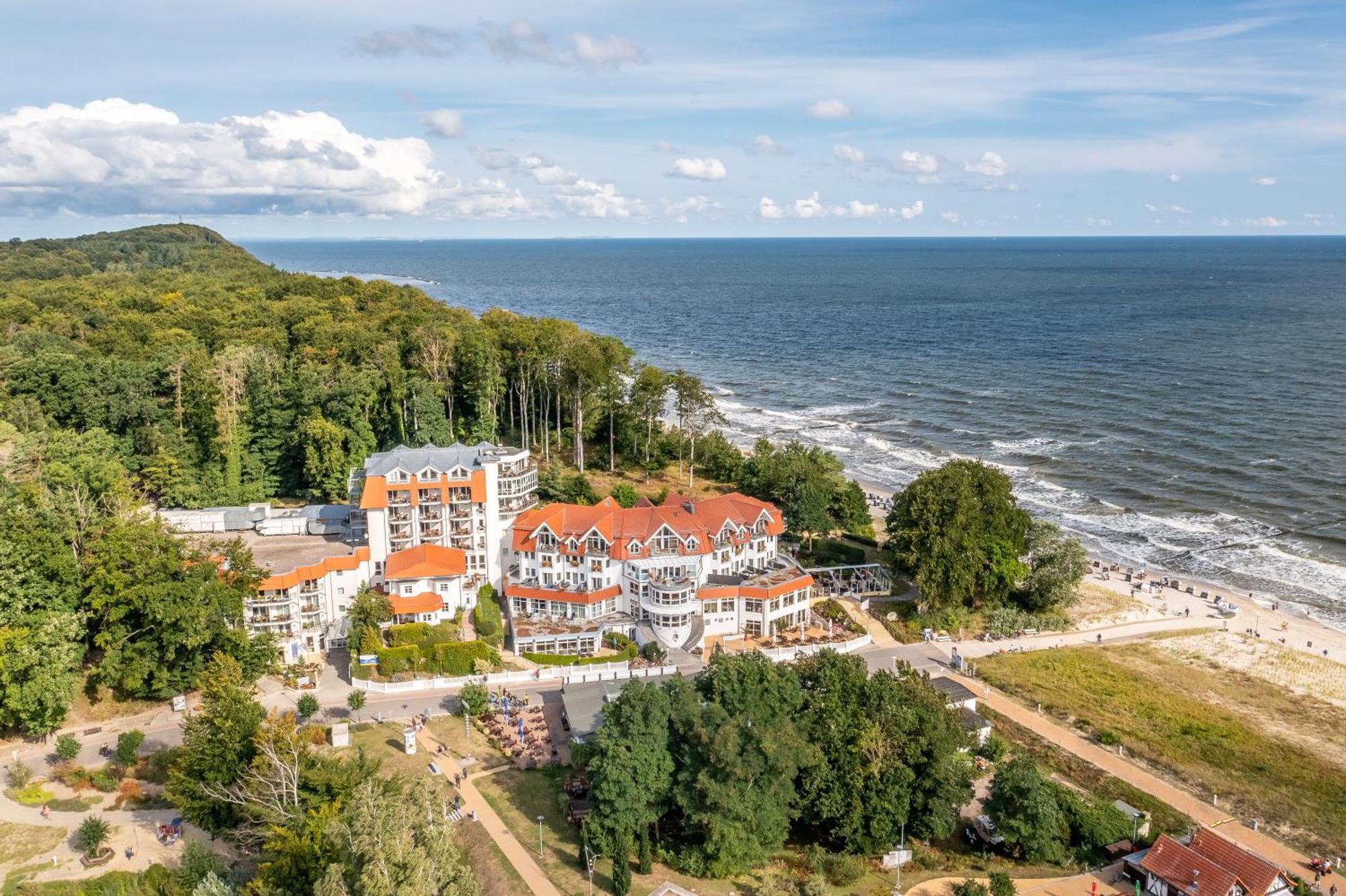 Strandhotel Seerose Kolpinsee Exterior photo