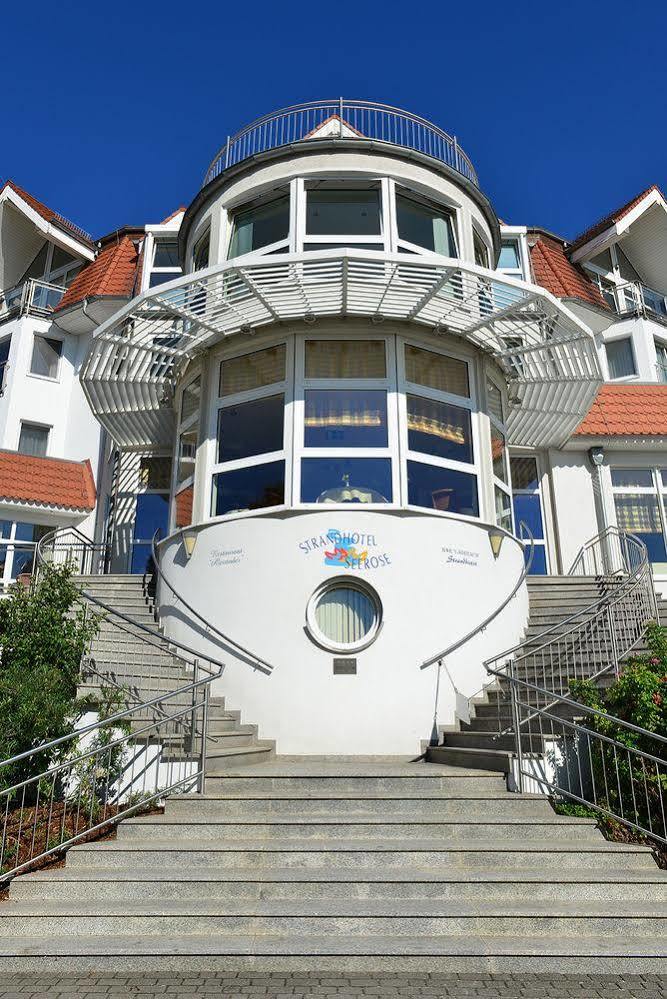 Strandhotel Seerose Kolpinsee Exterior photo